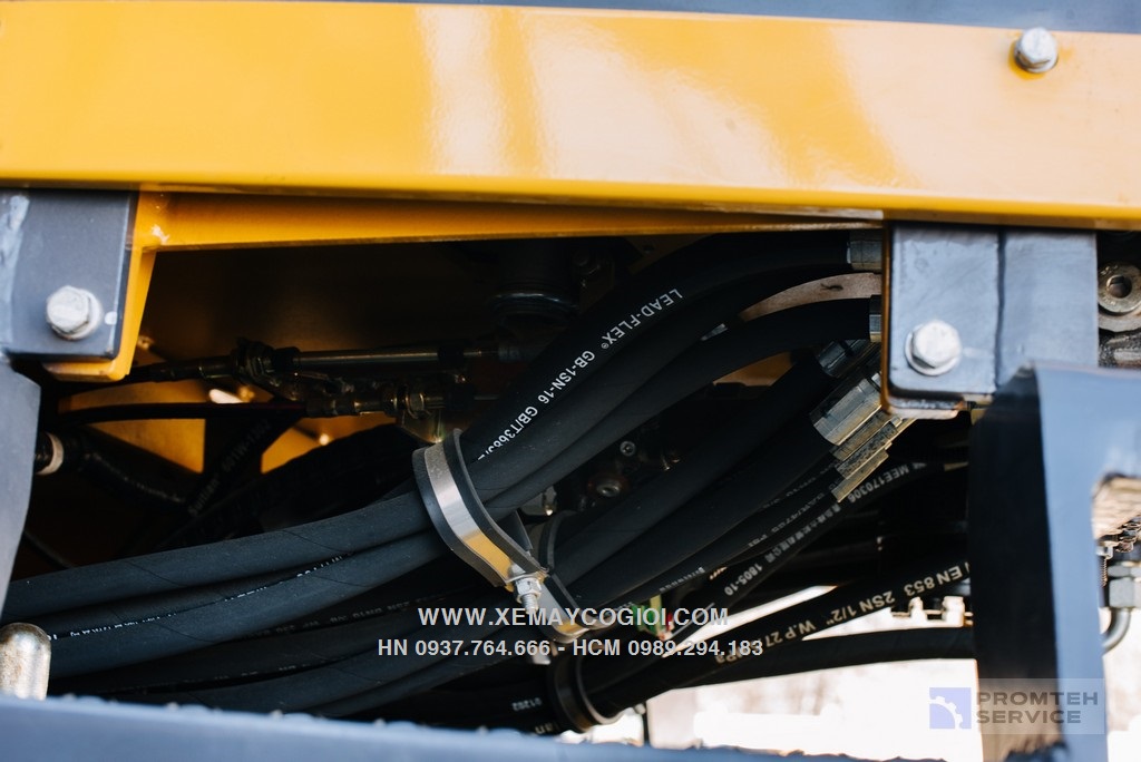 may-san-xcmg-gr135-luoi-gat-3-6-m