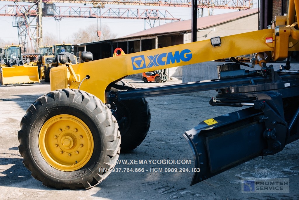 may-san-gat-xcmg-gr135-luoi-gat-3-6-m