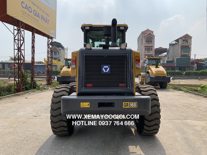máy san gạt trung quốc xcmg gr165