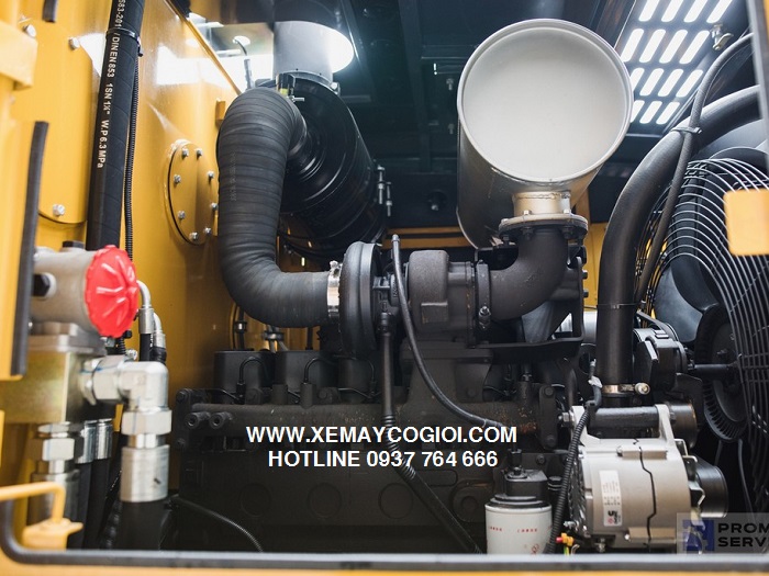 máy san gạt trung quốc xcmg gr165