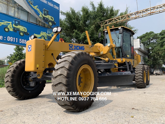 máy san gạt trung quốc xcmg gr165