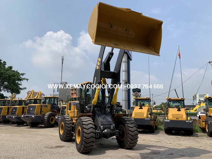 máy xúc lật cần dài 4.5 m3 xcmg lw500kn