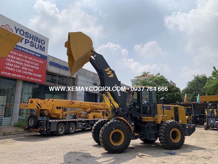 ưu nhược điểm máy xúc lật đổ cao 4.5 m