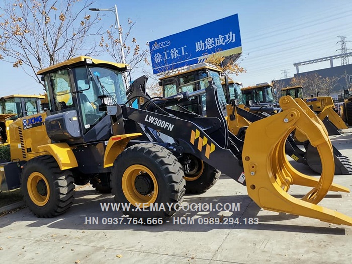 may-xuc-lat-gap-go-xcmg-lw300fn
