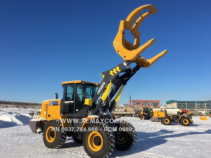 may-xuc-lat-gap-go-xcmg-lw300fn