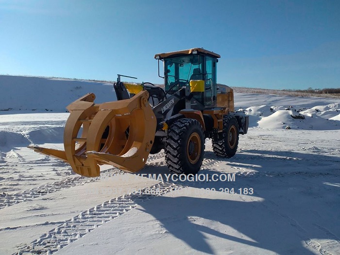 may-xuc-lat-gap-go-xcmg-lw300fn