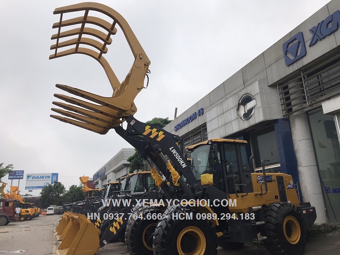 may-xuc-lat-gap-go-xcmg-lw500kn