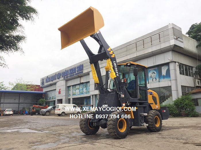 máy xúc lật gầu 0.9 m3