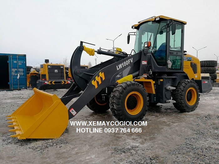 máy xúc lật xcmg lw180fv gầu 1.2 m3