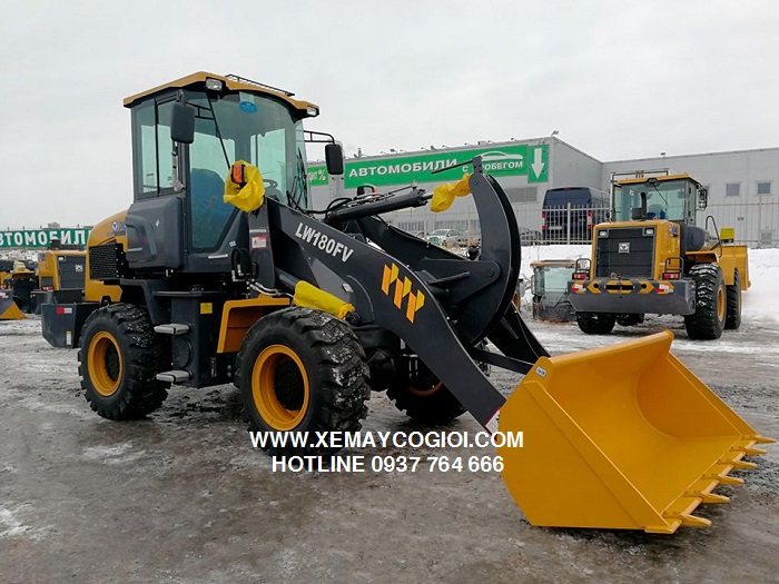 máy xúc lật xcmg lw180fv gầu 1.2 m3