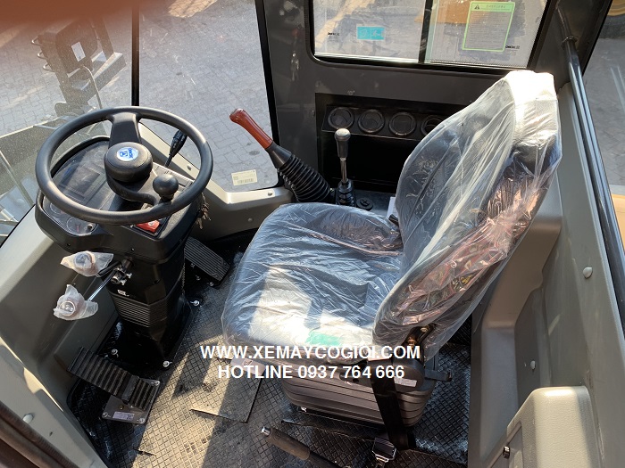 máy xúc lật xcmg lw200fv gầu 1.2 m3