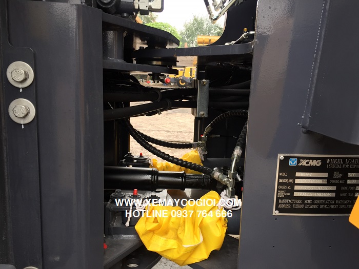máy xúc lật xcmg lw180fv gầu 1.2 m3