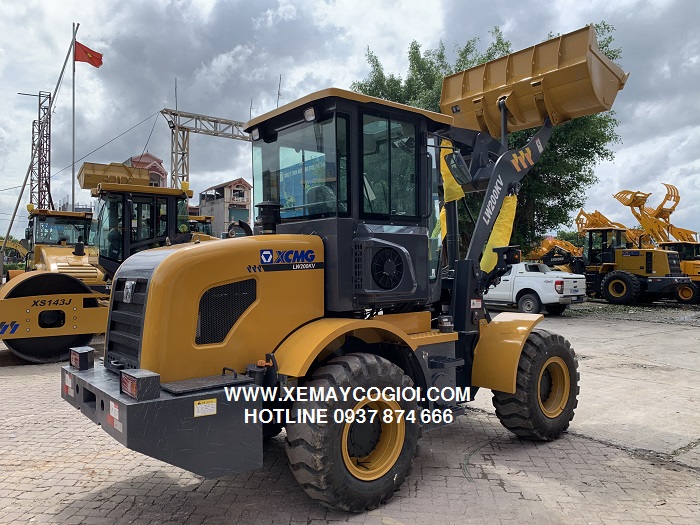 máy xúc lật gầu 1.4 m3