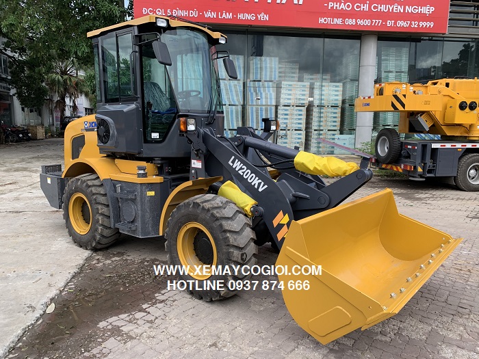 máy xúc lật gầu 1.4 m3