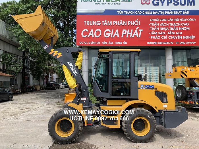 máy xúc lật gầu 1.4 m3