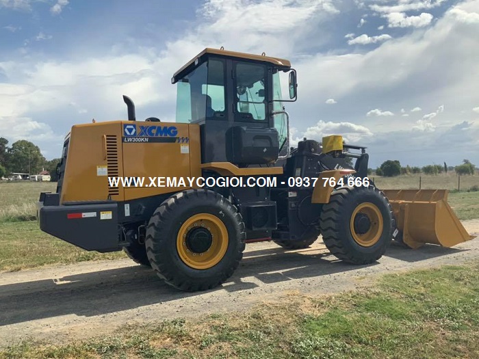 máy xúc lật gầu 2.2 m3