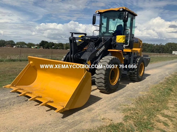 máy xúc lật gầu 2.2 m3 lw300kn