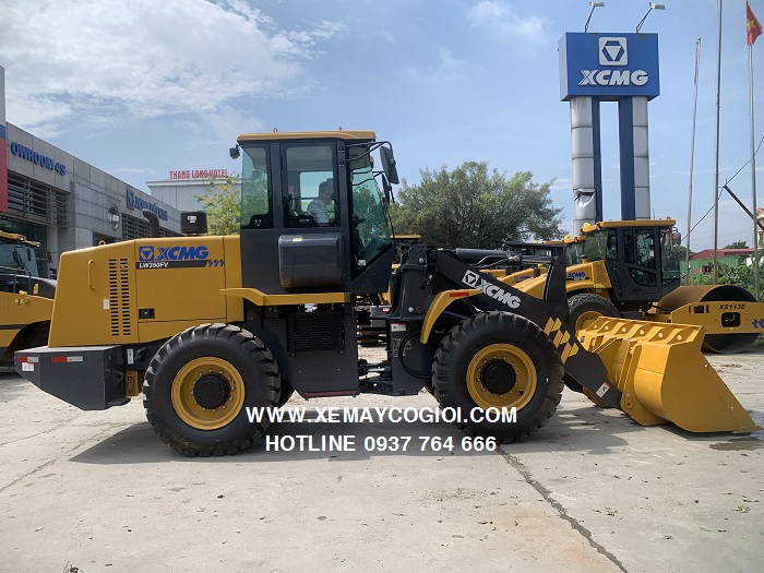 máy xúc lật xcmg lw350fv