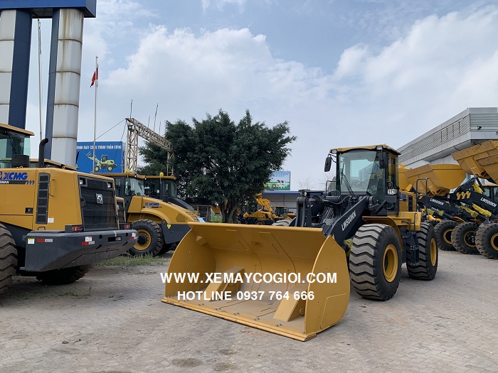 máy xúc lật gầu 4.5 m3 xcmg lw500kn