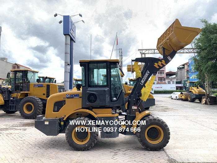 máy xúc lật gầu 1.4 m3