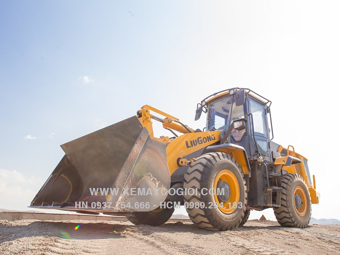 nhung-model-may-xuc-lat-ban-chay-trong-thang-7