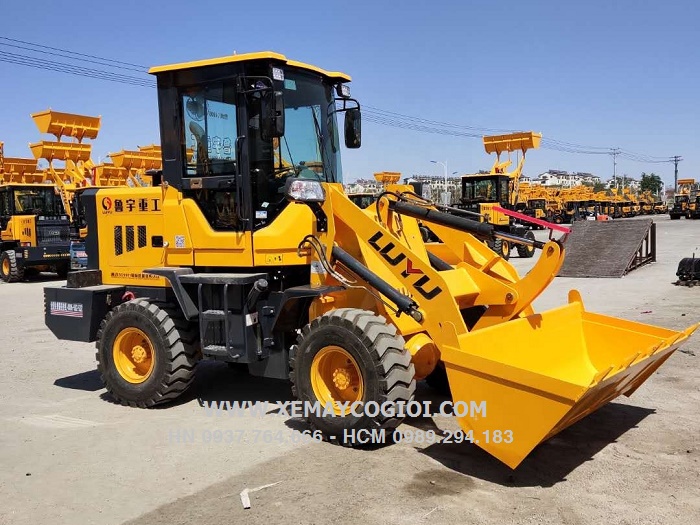 uu-nhuoc-diem-may-xuc-lat-mini-xuat-xu-trung-quoc