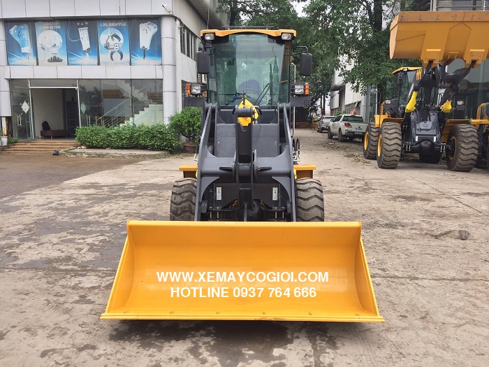 máy xúc lật gầu 0.9 m3