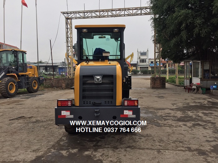 máy xúc lật gầu 0.9 m3