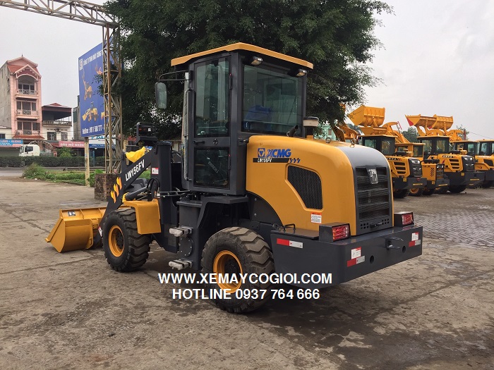 máy xúc lật gầu 0.9 m3