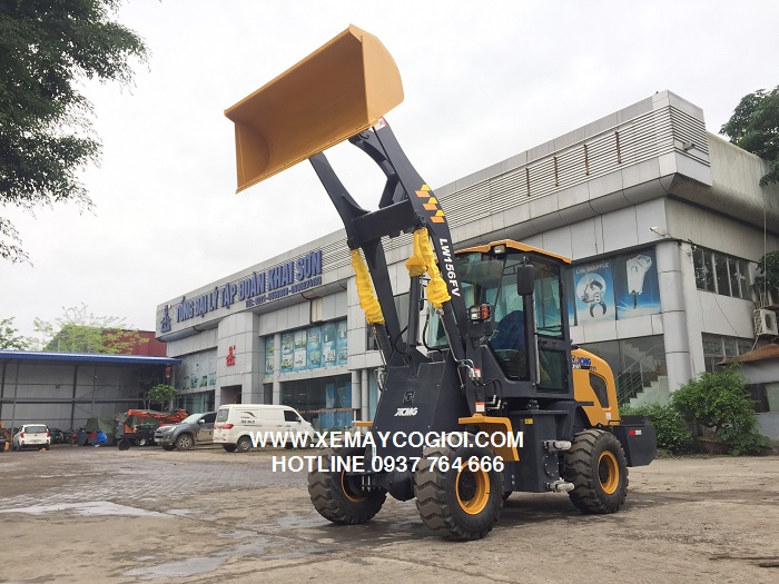 máy xúc lật gầu 0.9 m3