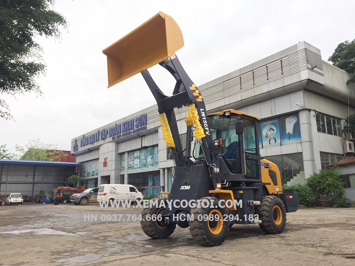 máy xúc lật gầu 0.9 m3