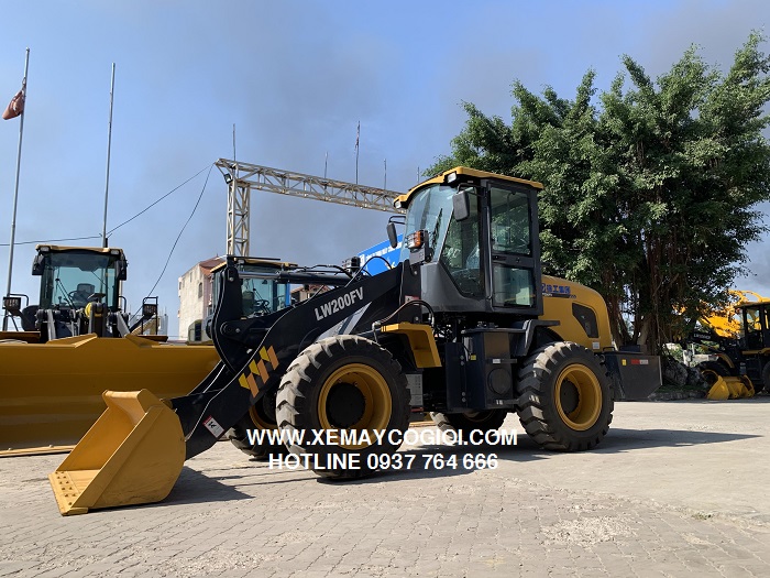 máy xúc lật gầu 1.2 m3