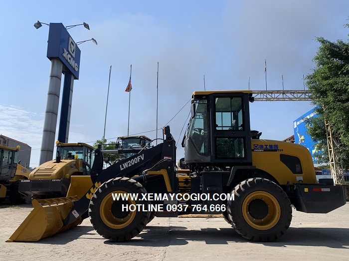 máy xúc lật gầu 1.2 m3