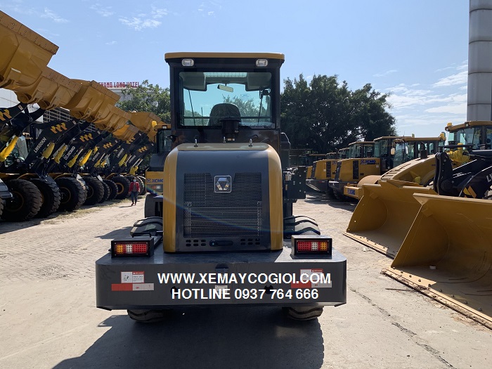 máy xúc lật gầu 1.2 m3