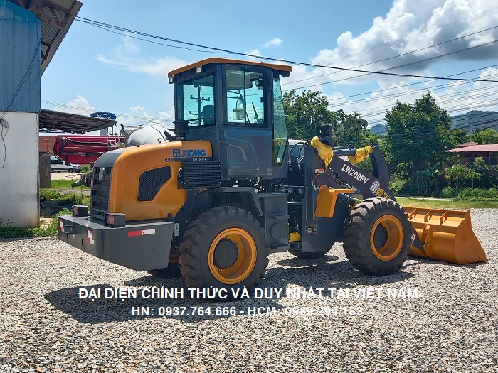 máy xúc lật xcmg lw200fv gầu 1.2 m3