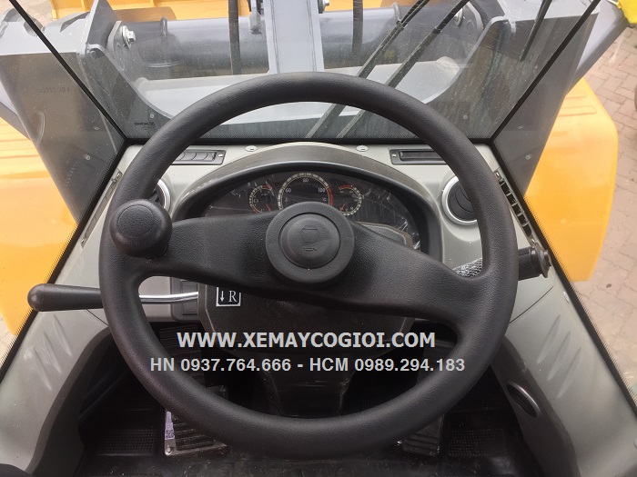 may-xuc-lat-gap-go-xcmg-lw300fn