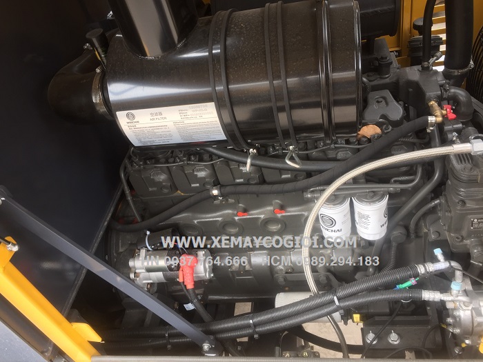 may-xuc-lat-gap-go-xcmg-lw300fn