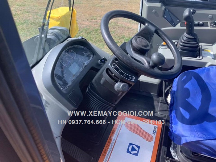 bang-gia-may-xuc-lat-xcmg-lw300kn-gau-2-2-m3