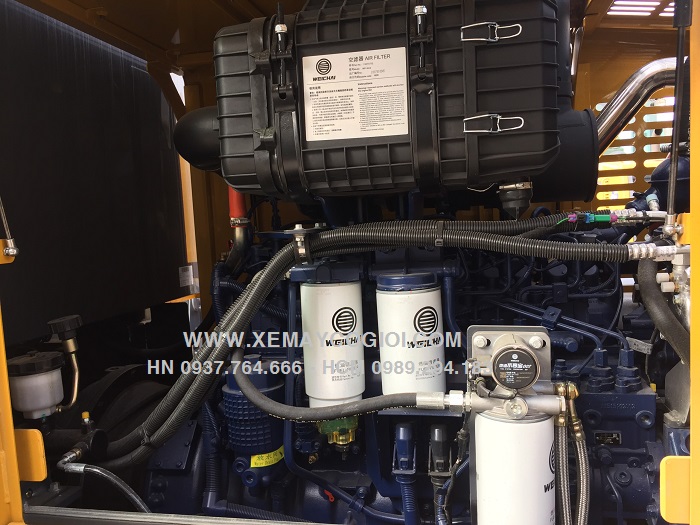 ban-giao-may-xuc-lat-xcmg-lw330fv-gau-1-8-m3