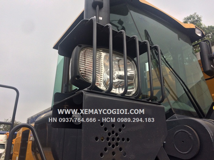 may-xuc-lat-gap-go-xcmg-lw500kn