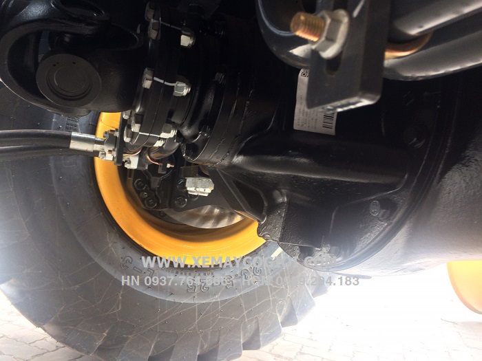 may-xuc-lat-gap-go-xcmg-lw500kn