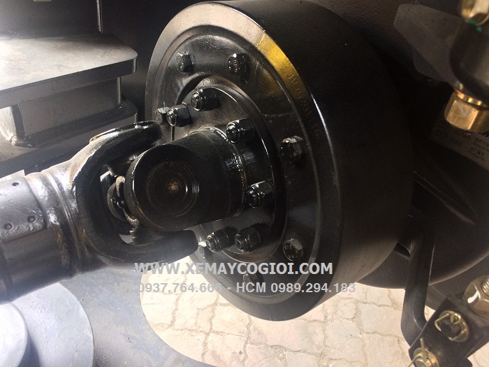 may-xuc-lat-gap-go-xcmg-lw500kn