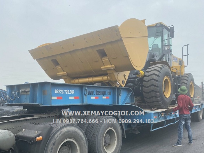 ban-giao-may-xuc-lat-xcmg-lw500kn-gau-4-5-m3-tai-hai-duong