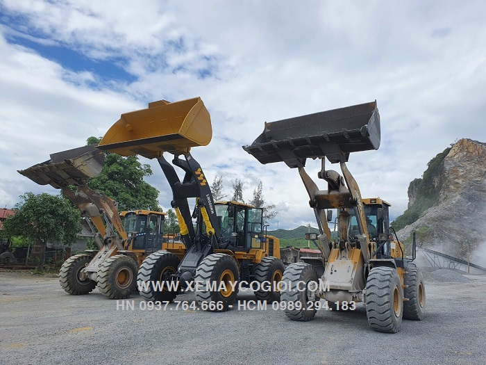 ban-giao-may-xuc-lat-xcmg-lw600kn-gau-4-5-m3-tai-quang-binh