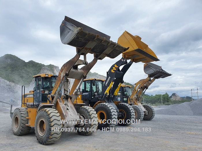 ban-giao-may-xuc-lat-xcmg-lw600kn-gau-4-5-m3-tai-quang-binh