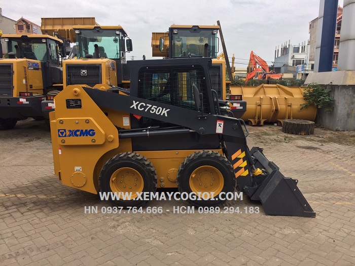 may-xuc-lat-quet-bui-rac-xcmg-xc750k
