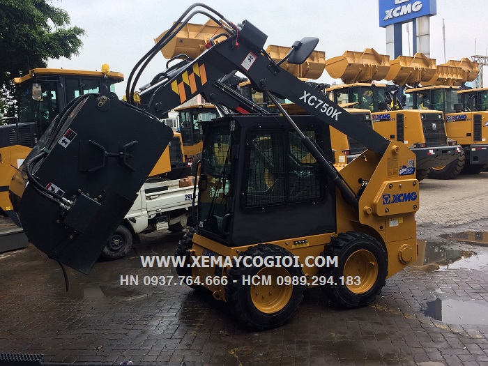 may-xuc-lat-quet-bui-rac-xcmg-xc750k