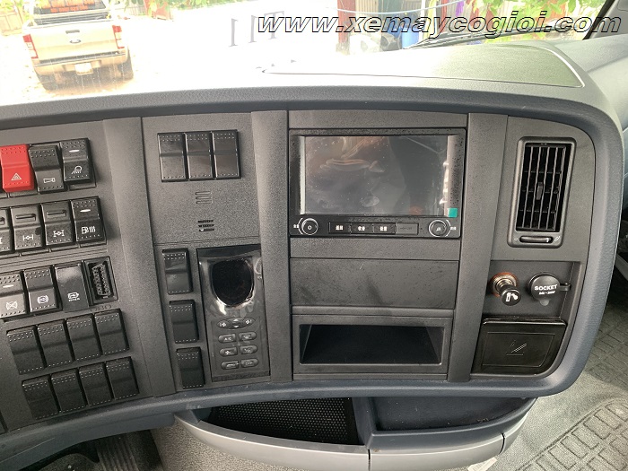 mua-xe-dau-keo-sitrak-440-cau-lap