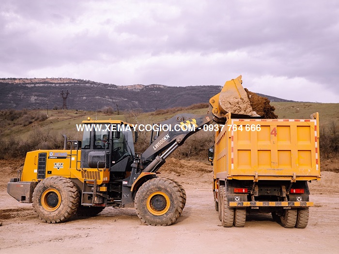 qui-trinh-bao-duong-may-xuc-lat