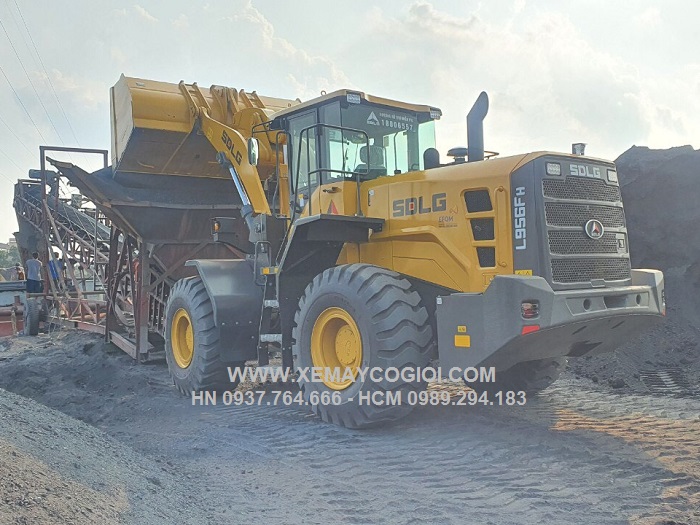 mua-ban-may-xuc-lat-o-ha-nam-va-ninh-binh